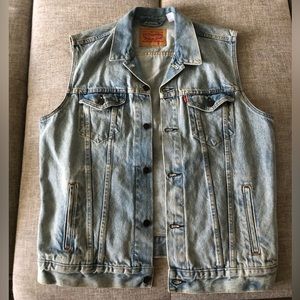 Levi’s denim sleeveless jacket